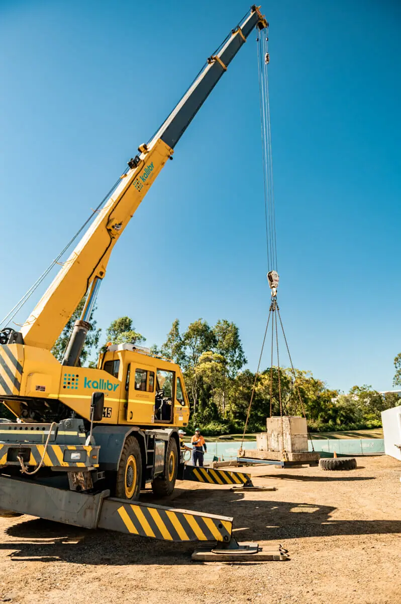 Licence to operate a slewing mobile crane